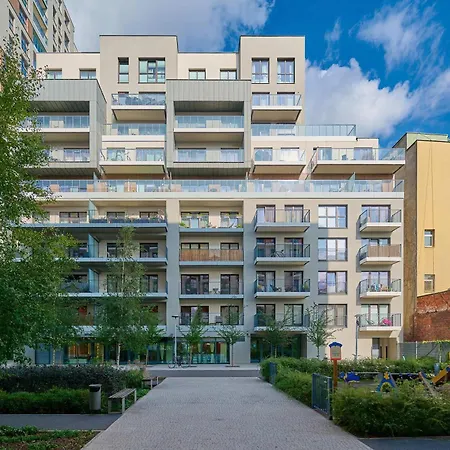Stylish With Underground Parking And A Perfect Location By Renters Lägenhet Wrocław