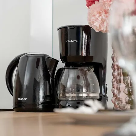 Stylish With Underground Parking And A Perfect Location By Renters